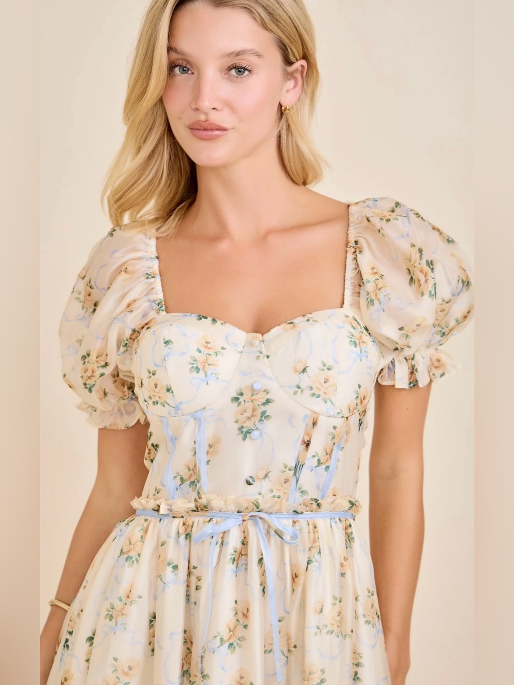 Romantic Floral Puff-Sleeve Dress - Picture 5 of 7
